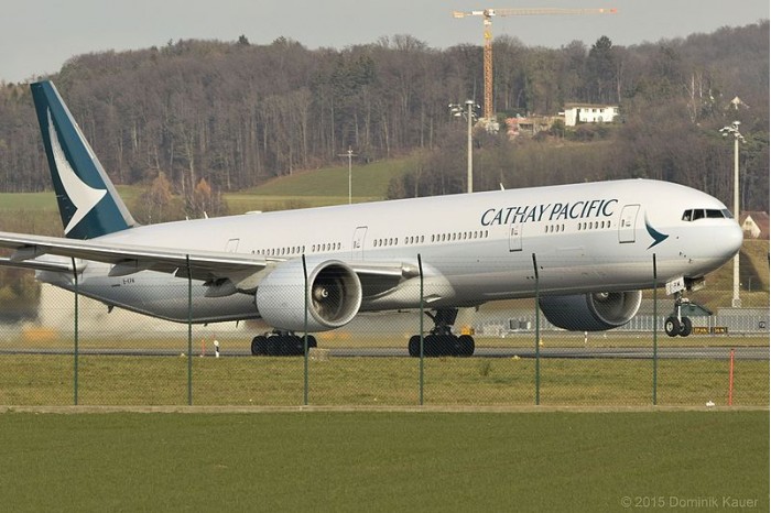 800px-Cathay_Pacific_AIrways_Boeing_777-367ER_-_B-KPM_-_ZRH_(23703013926).jpg