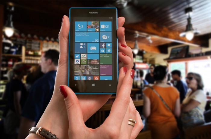 apps_cellphone_hands_lumia_microsoft_mobile_mobile_phone_multimedia-995186.jpg!d.jpg